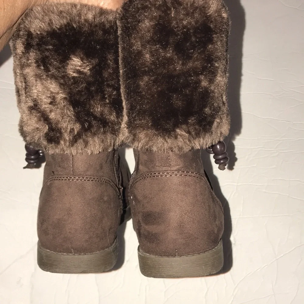 Girl’s Cat & Jack “Suede” Fur Boots